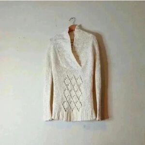 New York Confess sweater Elegant Cream Knit Sweater